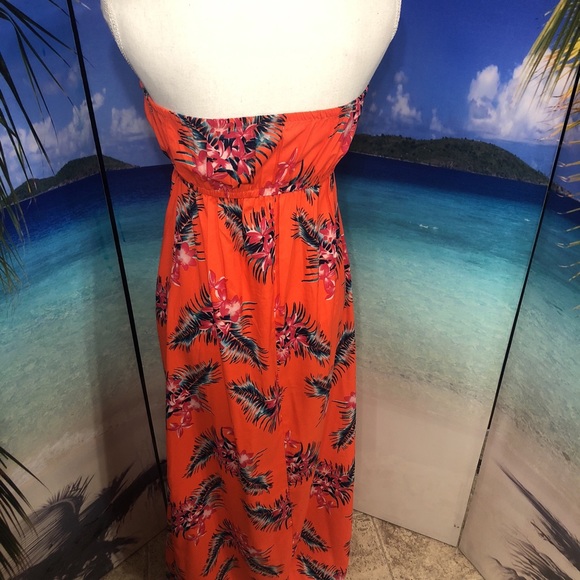 Hawaiian Strapless Maxi Dress - Picture 4 of 6